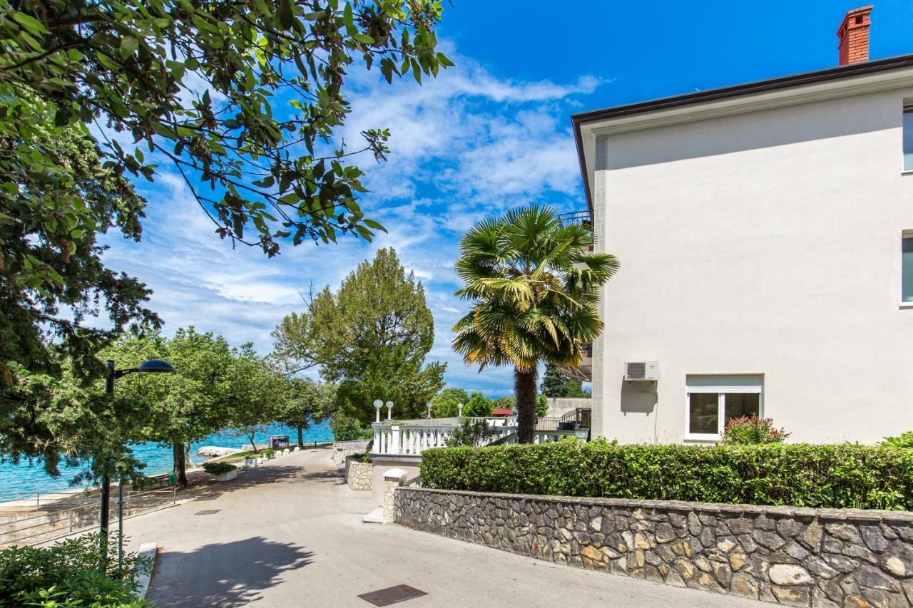 Apartments & Rooms Milcetic D มาลินสกา ภายนอก รูปภาพ