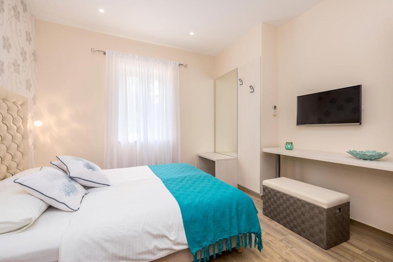 Apartments & Rooms Milcetic D มาลินสกา ภายนอก รูปภาพ