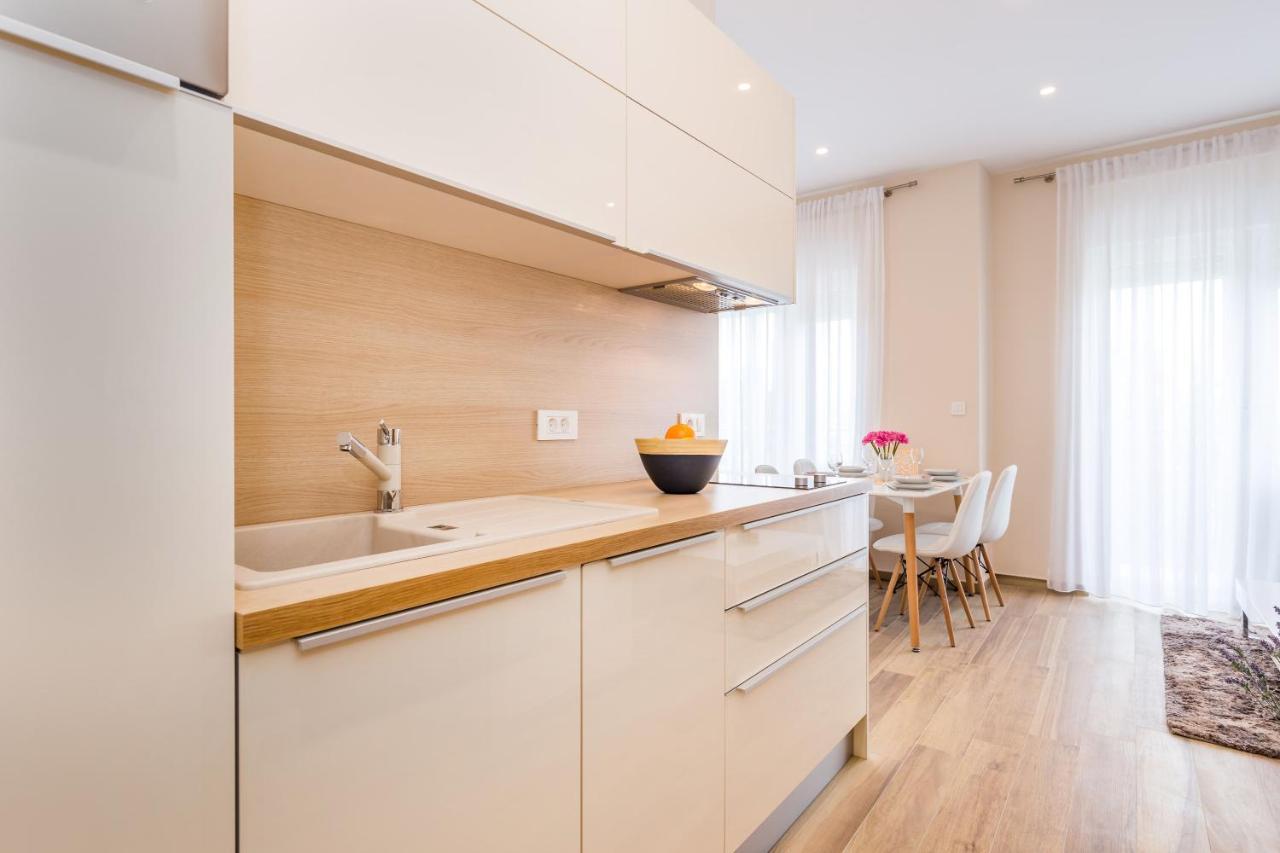 Apartments & Rooms Milcetic D มาลินสกา ภายนอก รูปภาพ