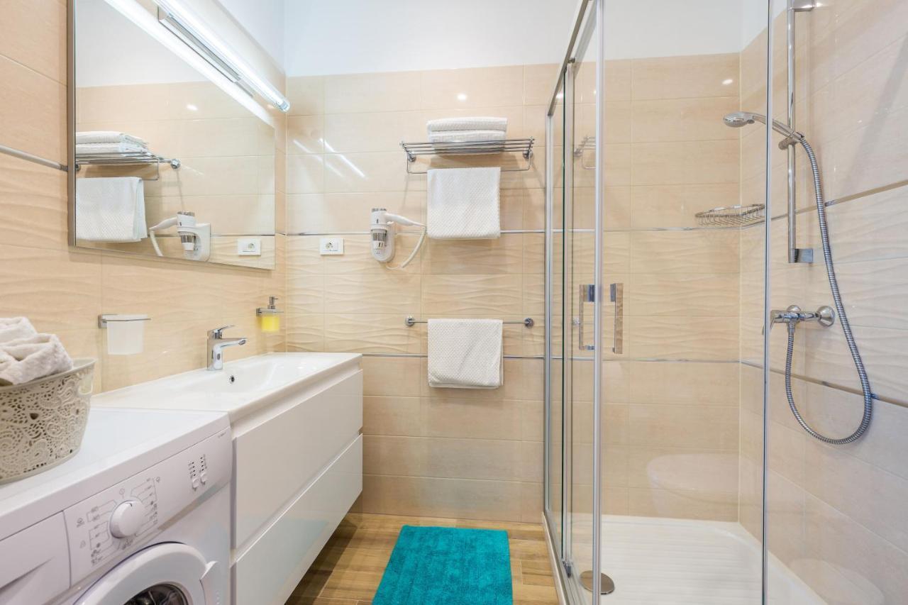 Apartments & Rooms Milcetic D มาลินสกา ภายนอก รูปภาพ