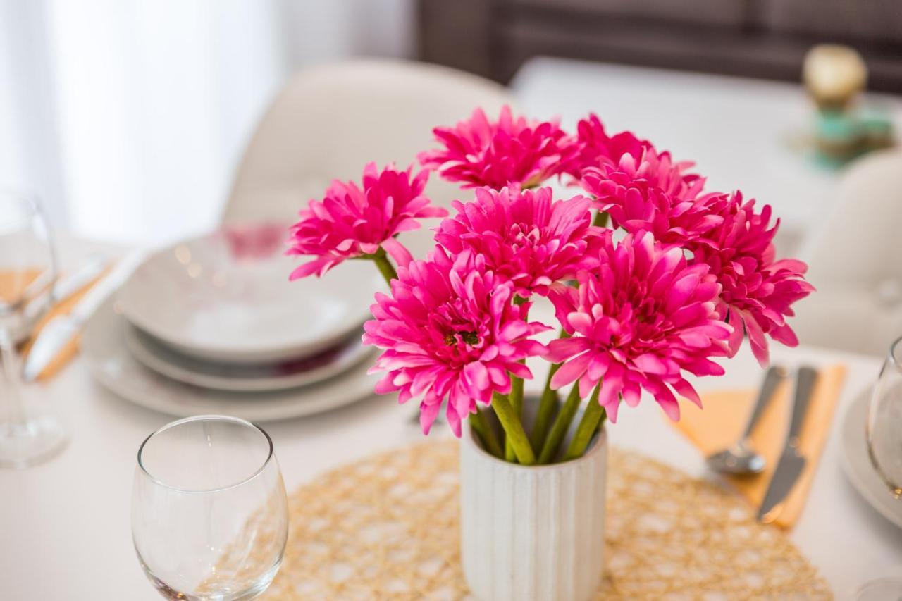 Apartments & Rooms Milcetic D มาลินสกา ภายนอก รูปภาพ