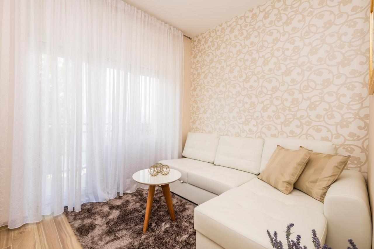 Apartments & Rooms Milcetic D มาลินสกา ภายนอก รูปภาพ